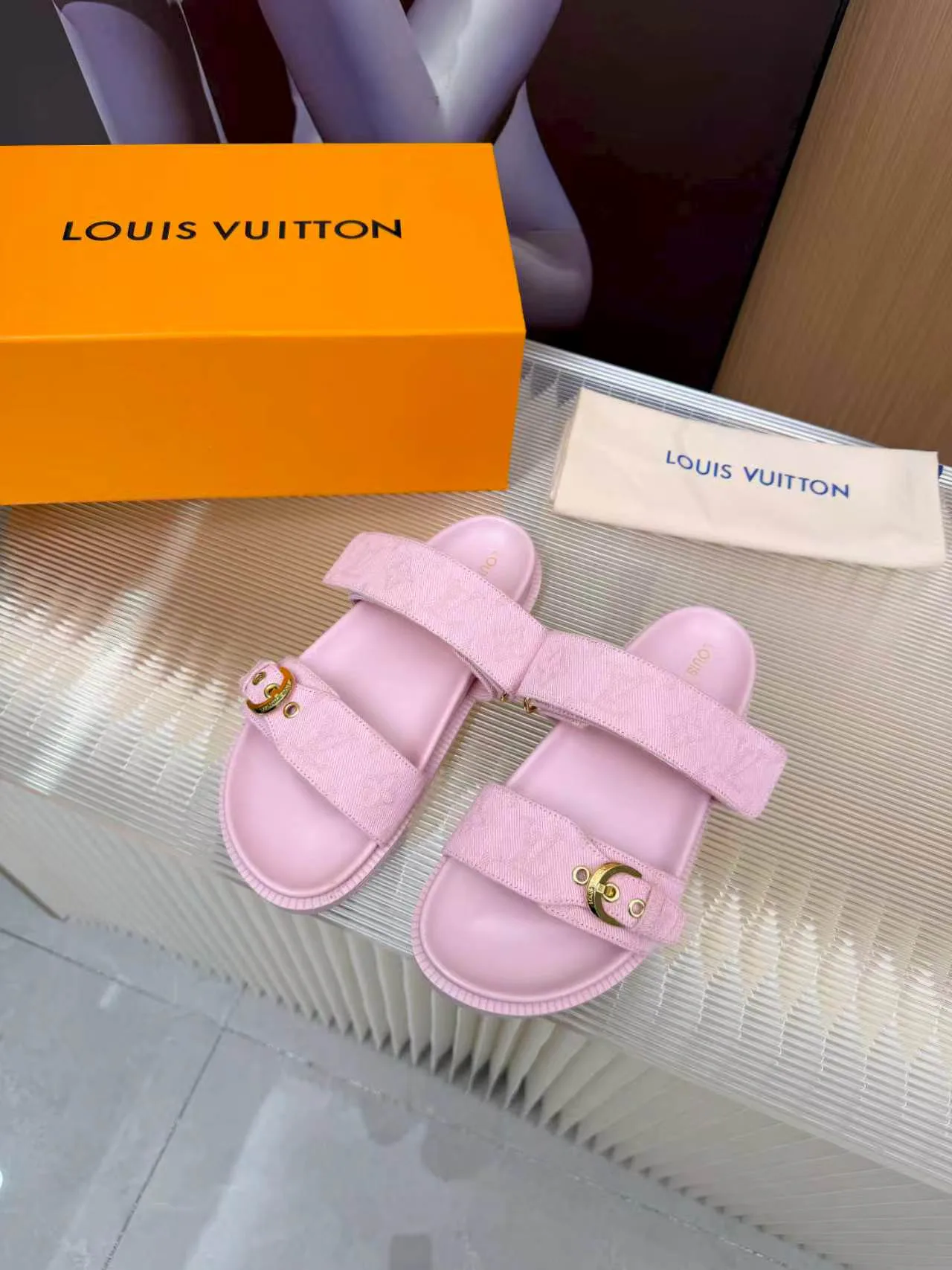 Шлепанцы Женские Louis Vuitton 11633021