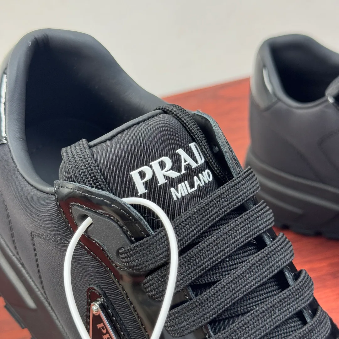 Кроссовки Мужские Prada 11211875