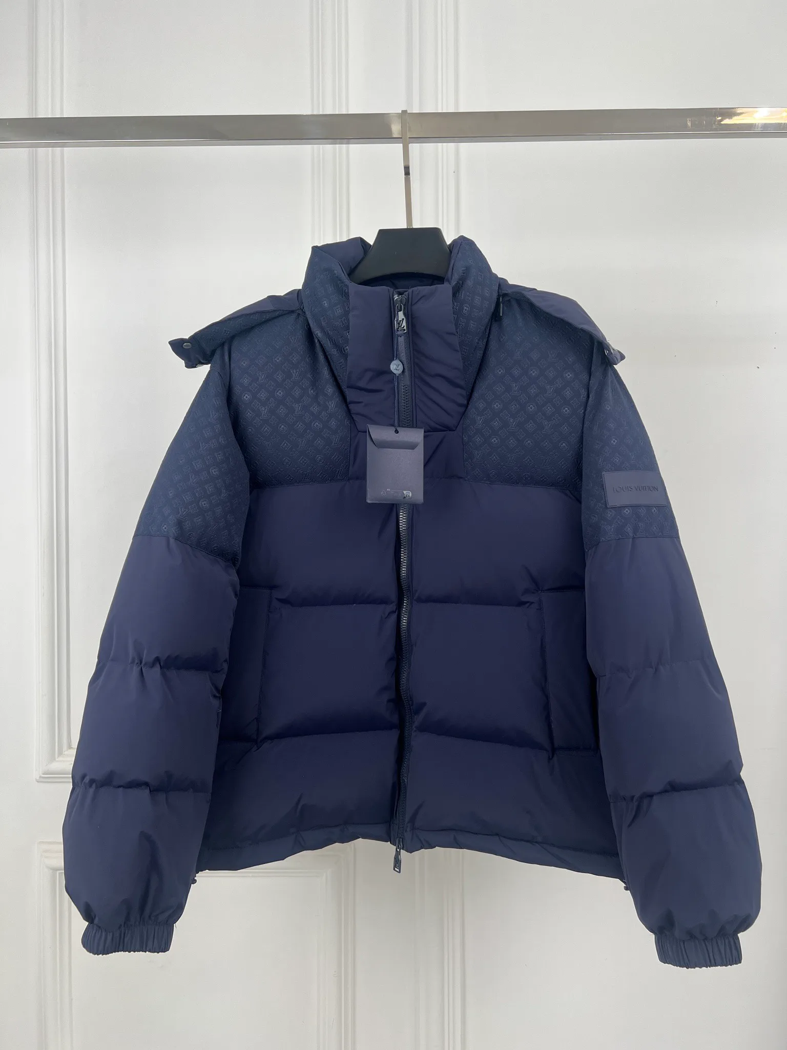Куртки И Пуховики Женские Louis Vuitton 12842480