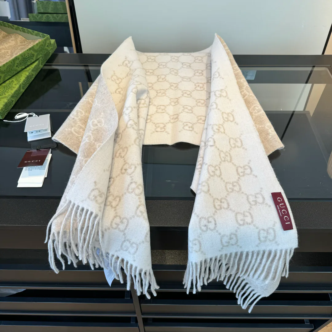 Шарфы Gucci 18104889
