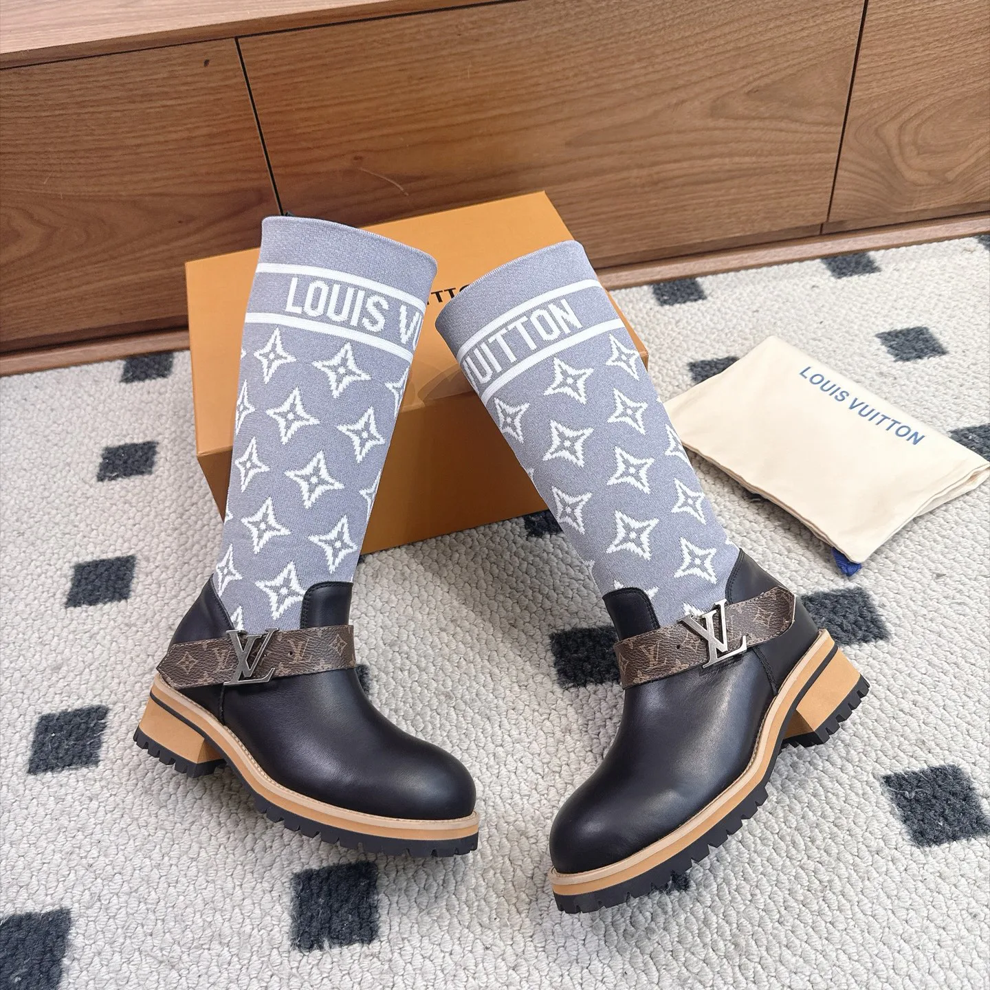 Ботинки Женские Louis Vuitton 18025505