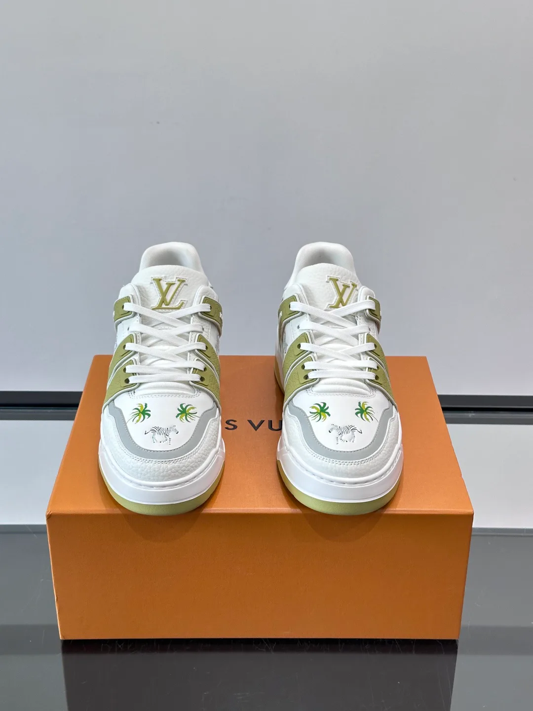 Кроссовки Мужские Louis Vuitton 13553749