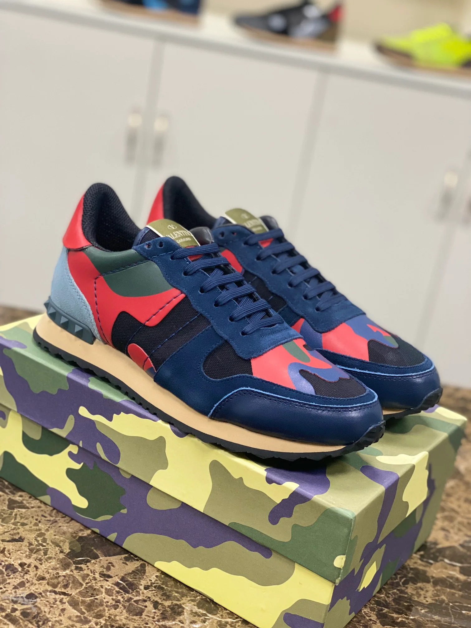 Кроссовки Женские Valentino 10736445