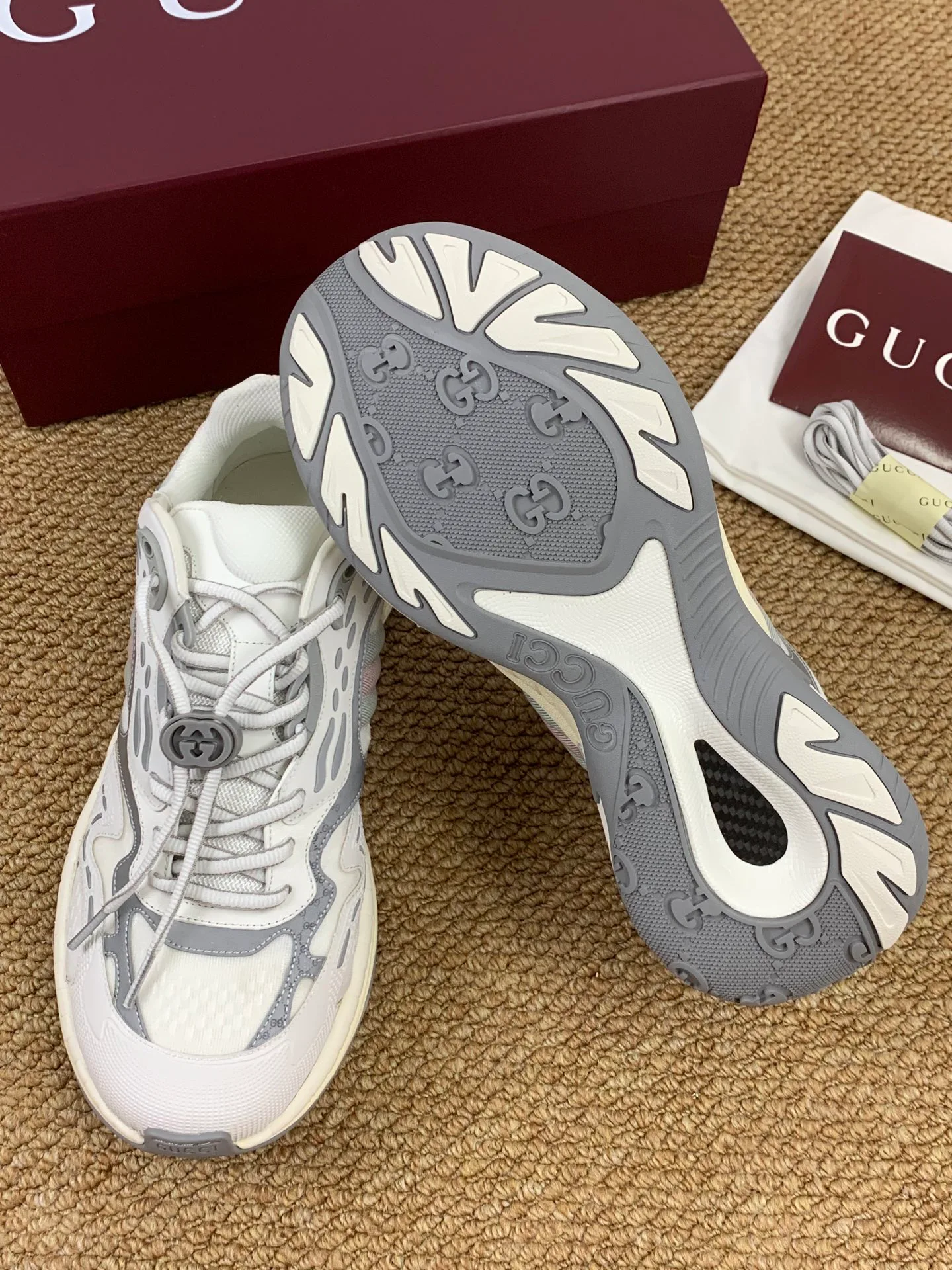 Кроссовки Женские Gucci 17545256