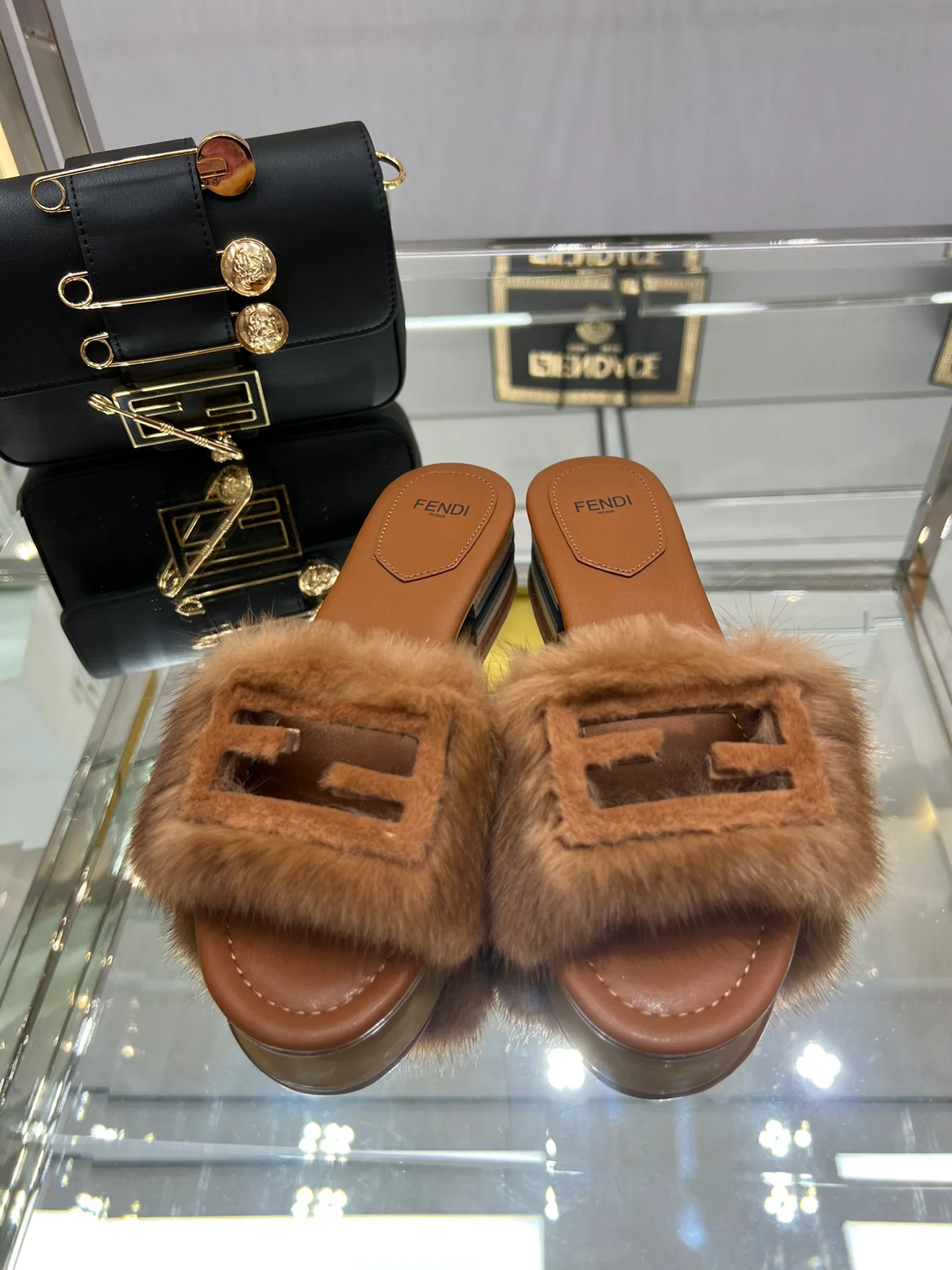 Босоножки Женские Fendi