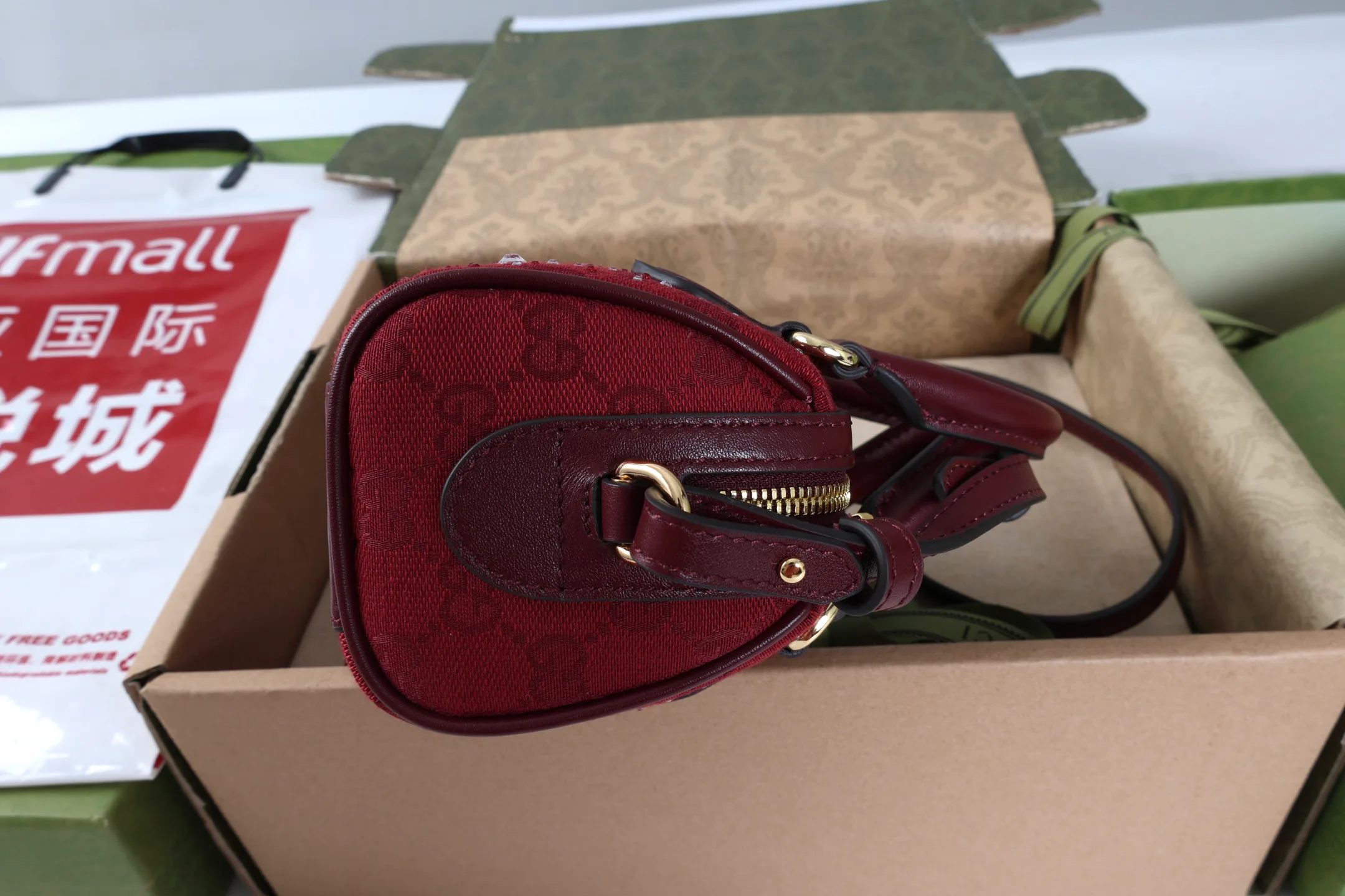 Классические Сумки Женские Gucci 2606377