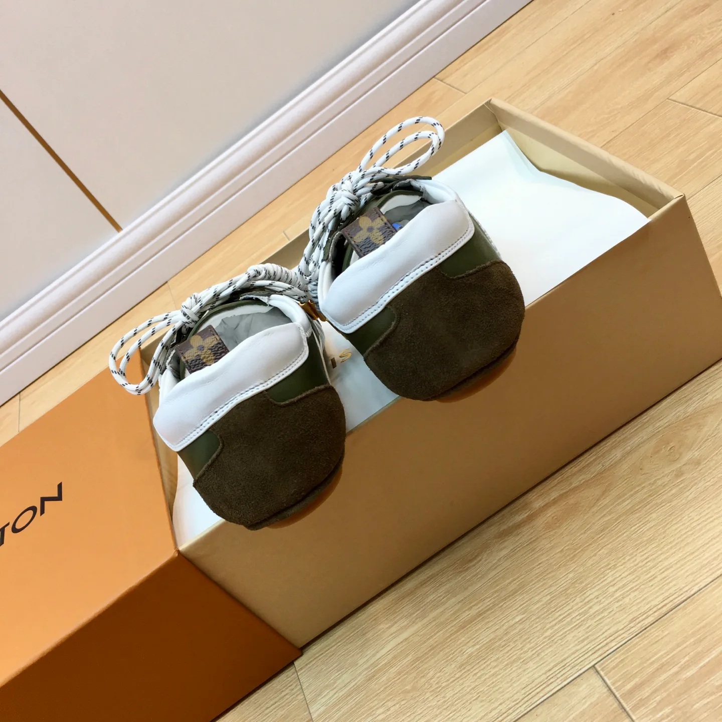 Кроссовки Женские Louis Vuitton 1590948