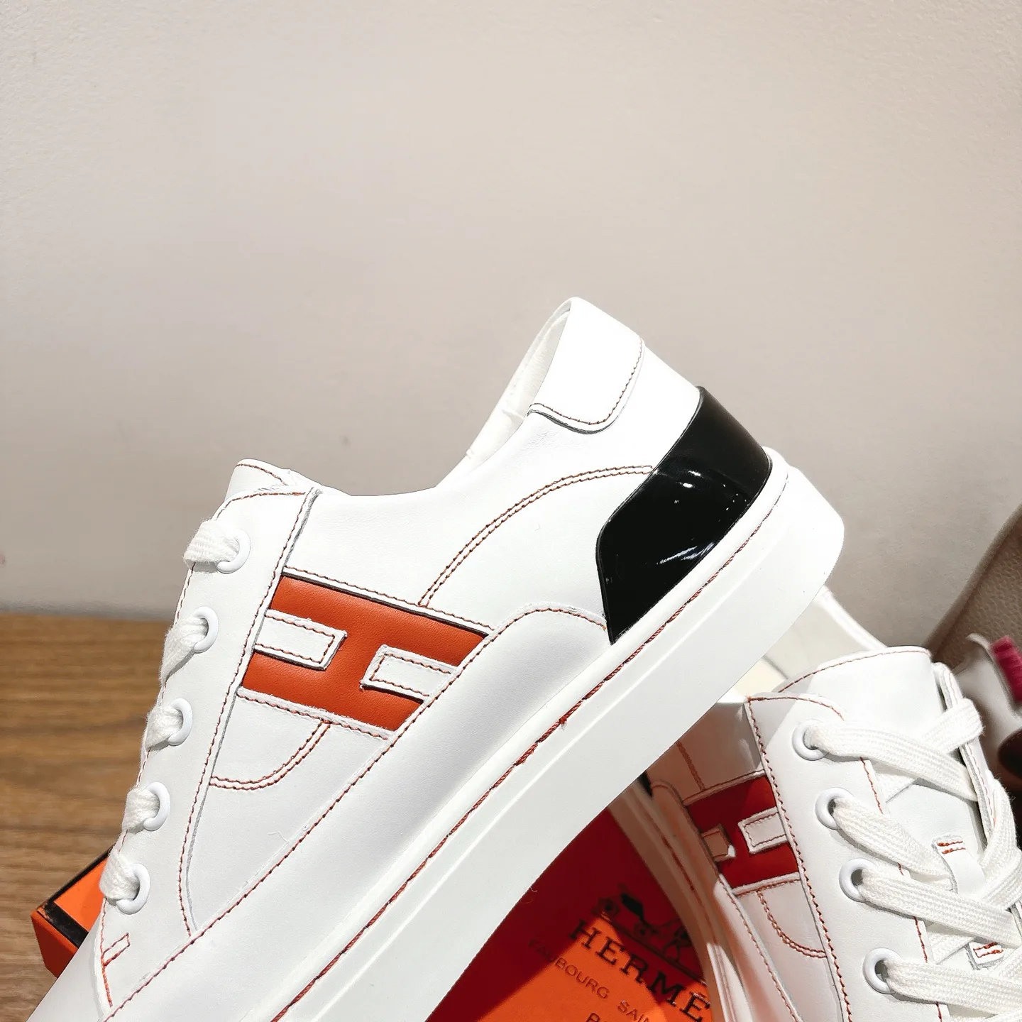 Кроссовки Женские Hermes 10188996