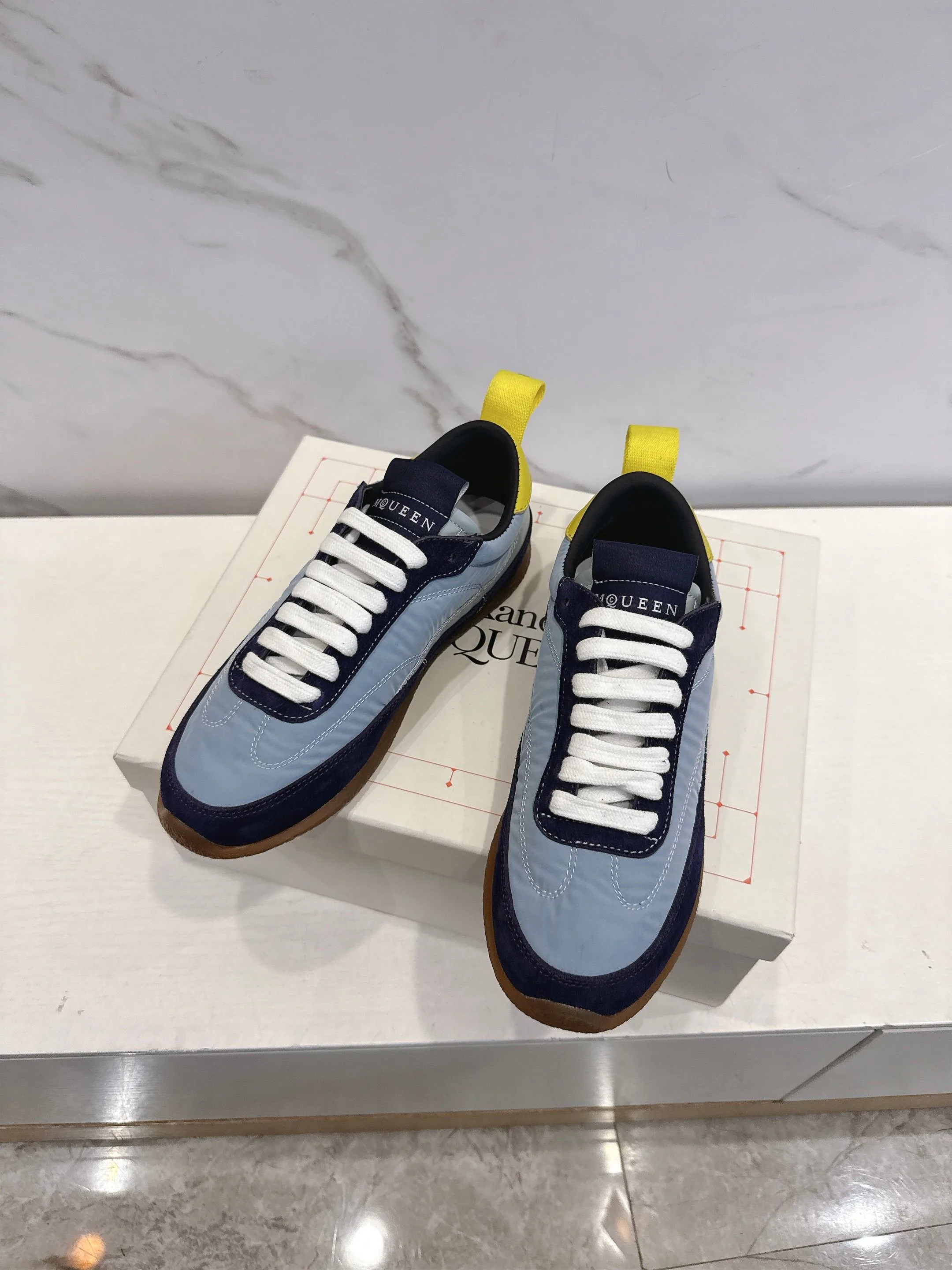 Кроссовки Женские Alexander Mcqueen 841758