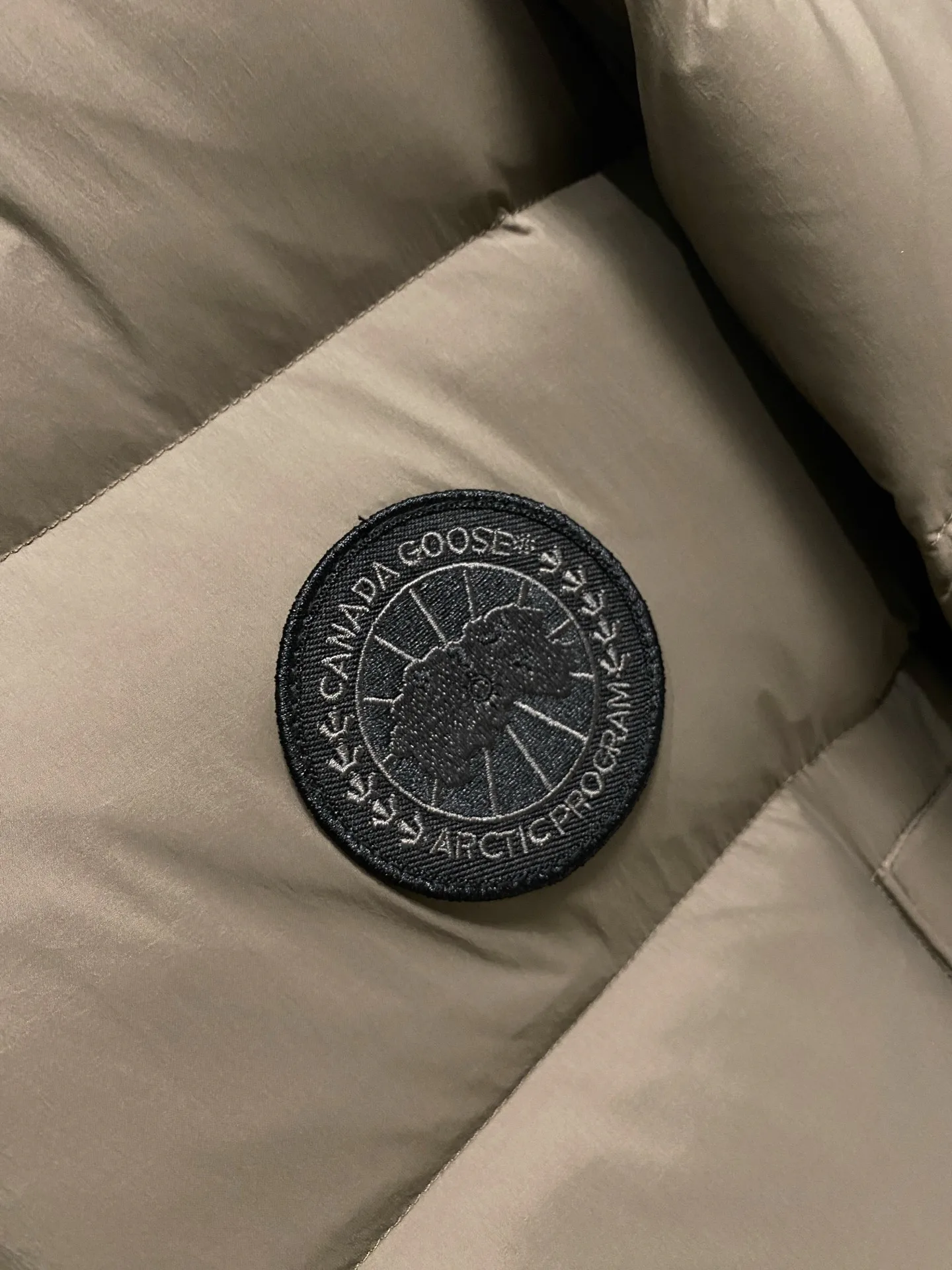 Куртки И Пуховики Женские Canada Goose 18741218