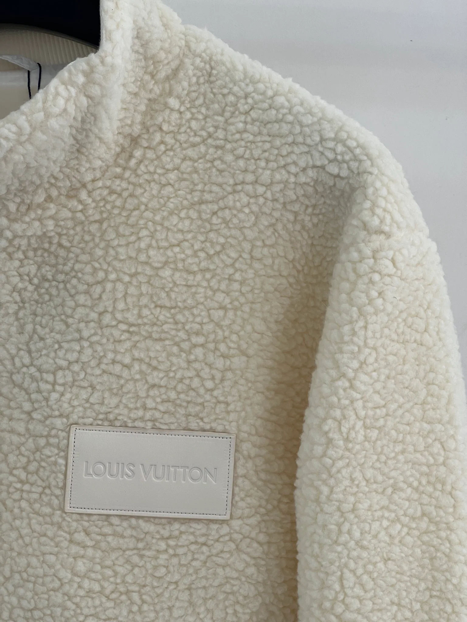Куртки И Пуховики Женские Louis Vuitton 12842401