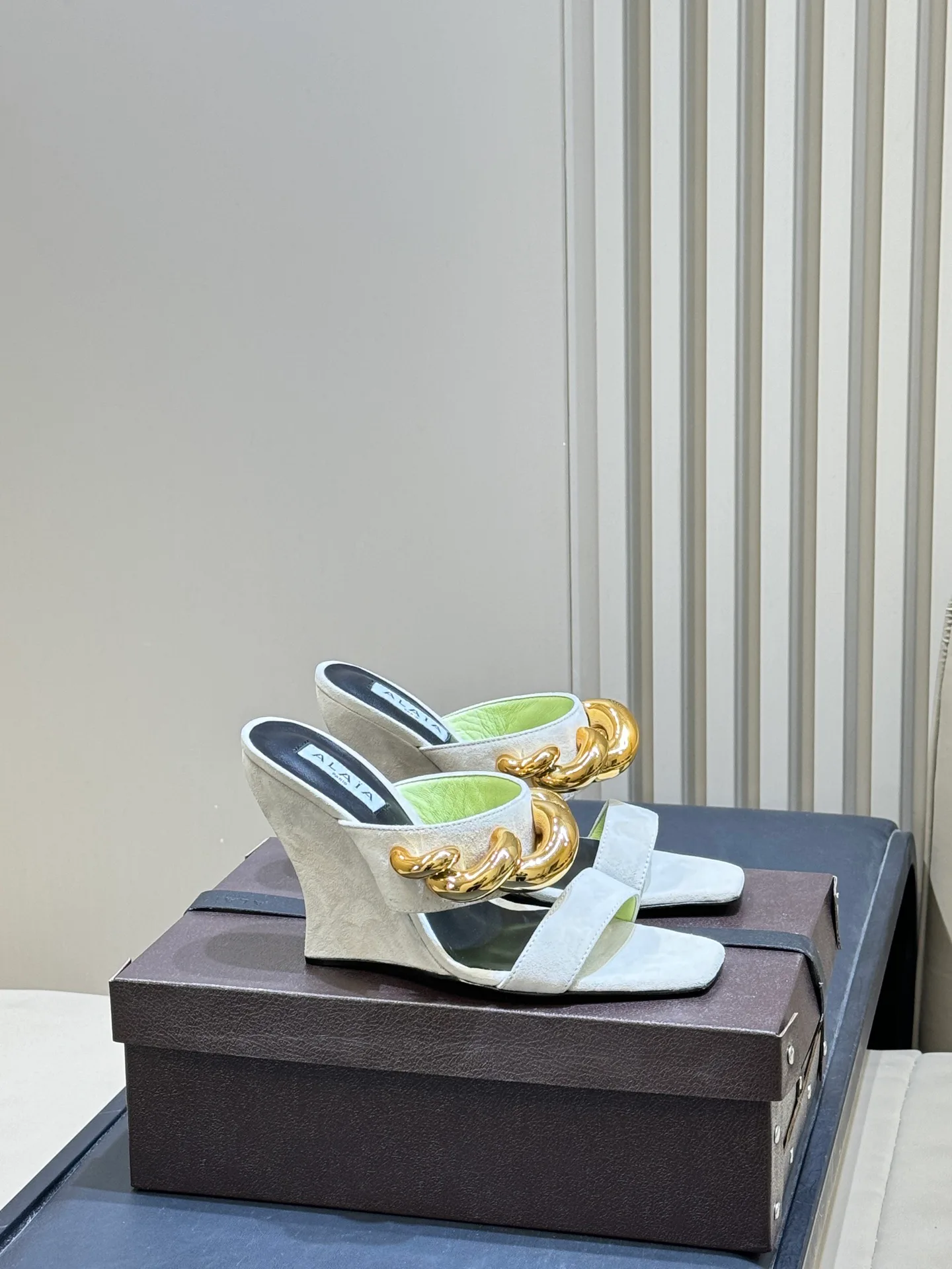 Босоножки Женские Alaia 10236219