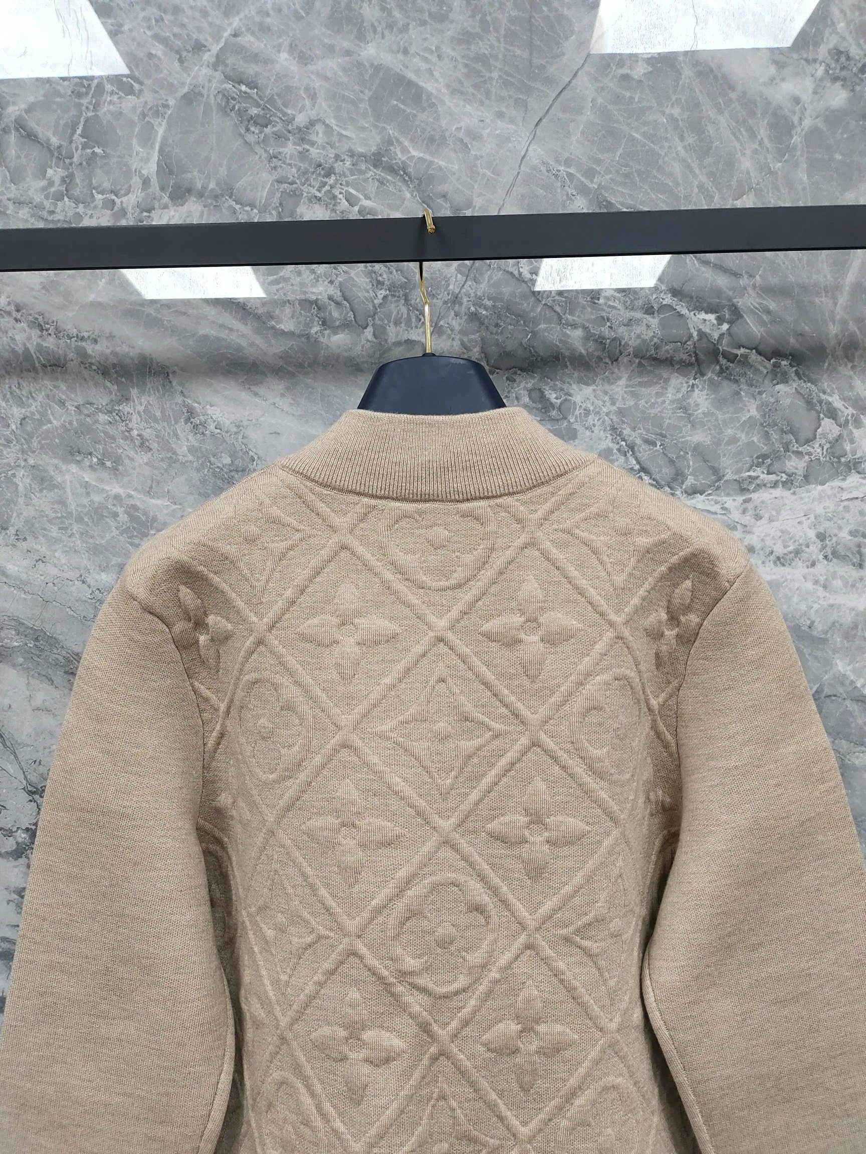 Куртки И Пуховики Женские Louis Vuitton 18743584