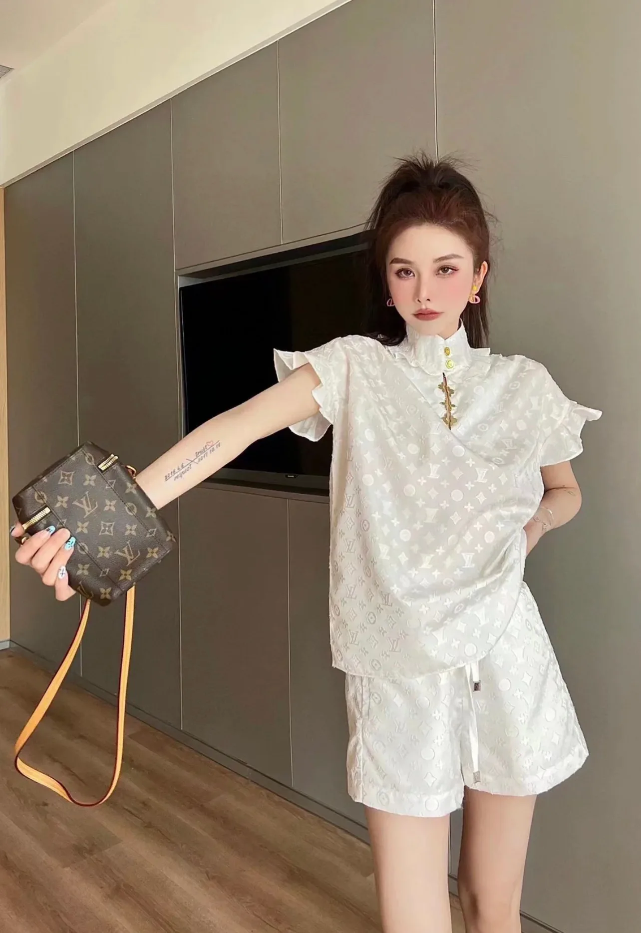 Рубашки Женские Louis Vuitton 18308201