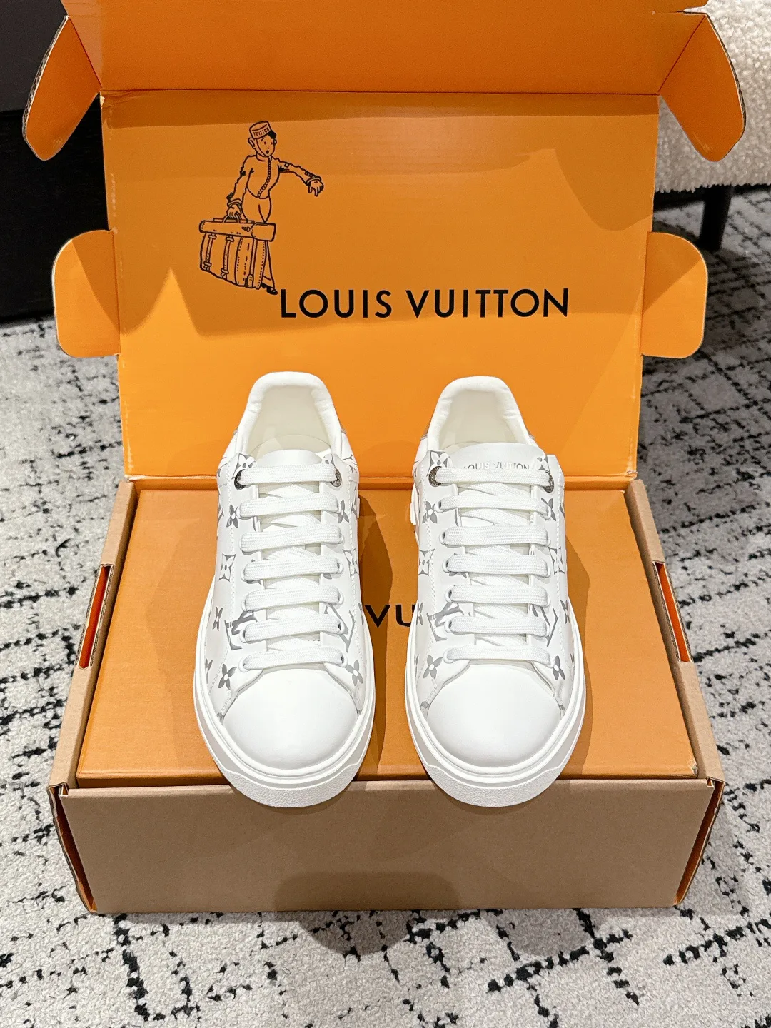 Кроссовки Женские Louis Vuitton 4502491