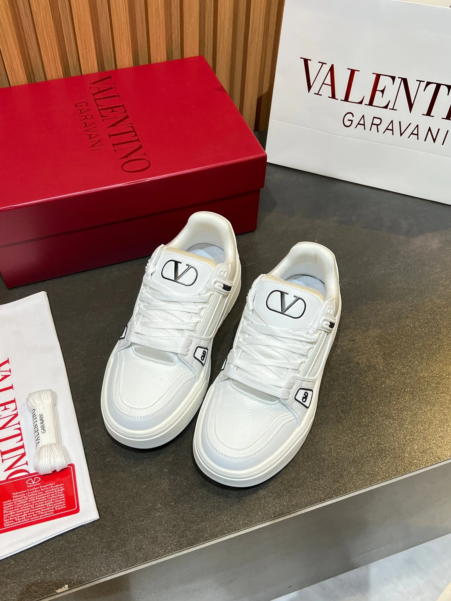 Кроссовки Женские Valentino 11575955