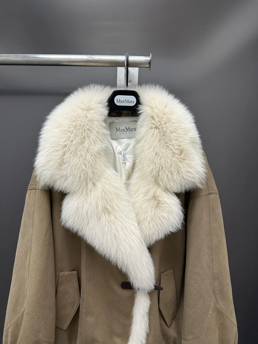 Куртки И Пуховики Женские Max Mara 18702443