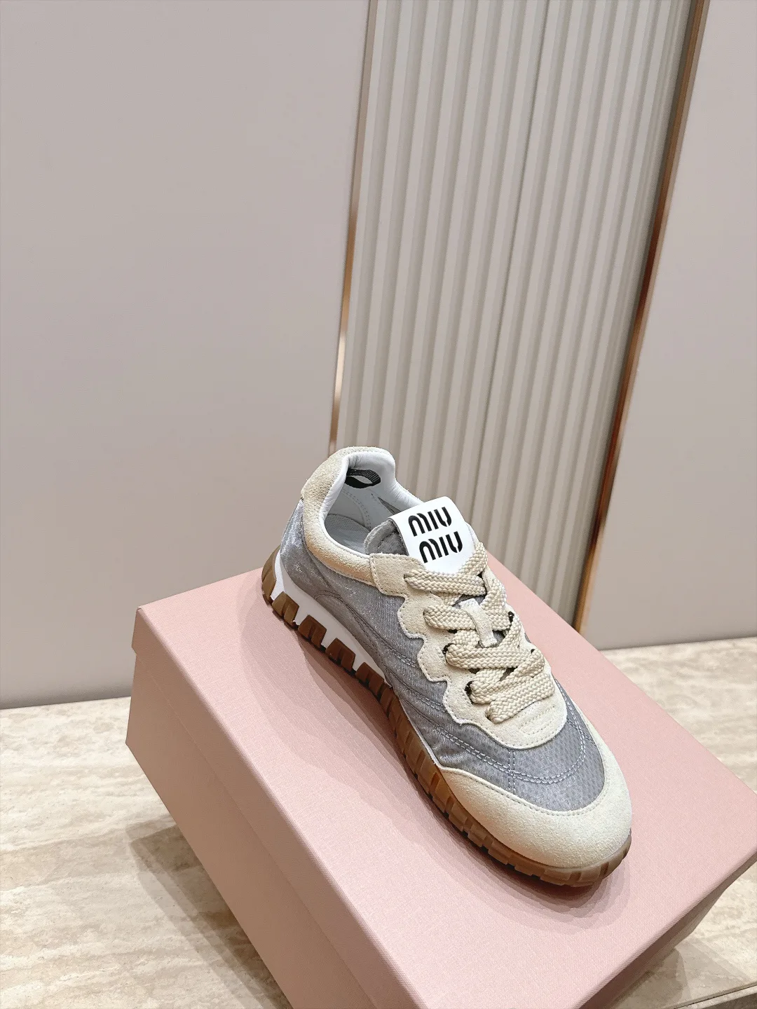 Кроссовки Женские Miu Miu 18025620