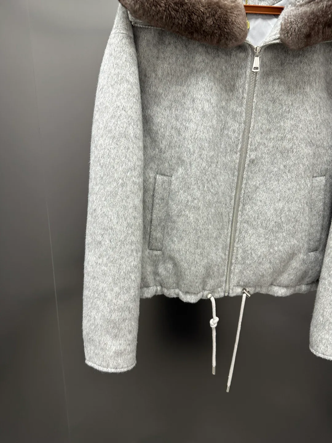 Куртки И Пуховики Женские Loro Piana 18702453