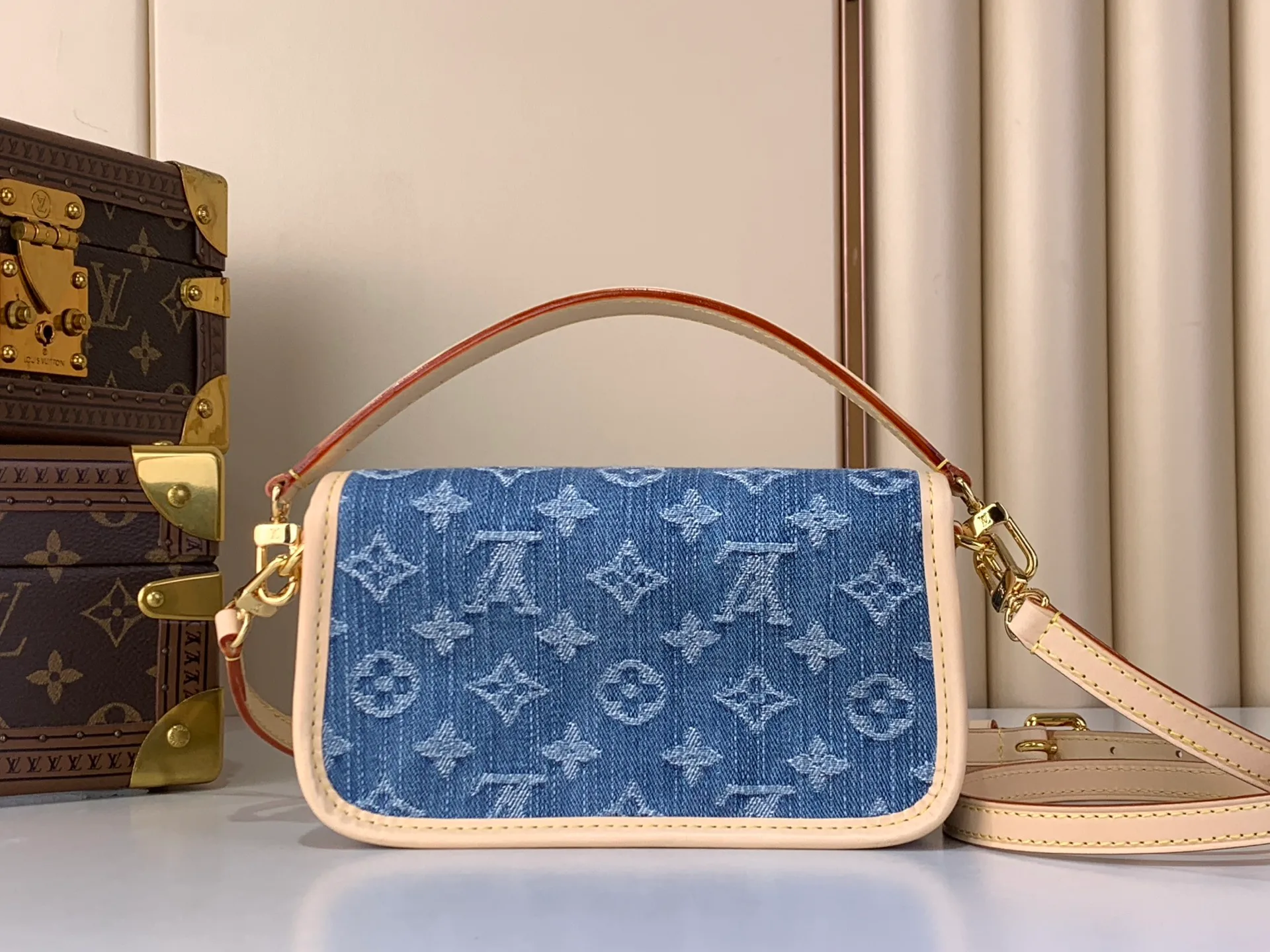 Сумки На Ремне Женские Louis Vuitton 13455895