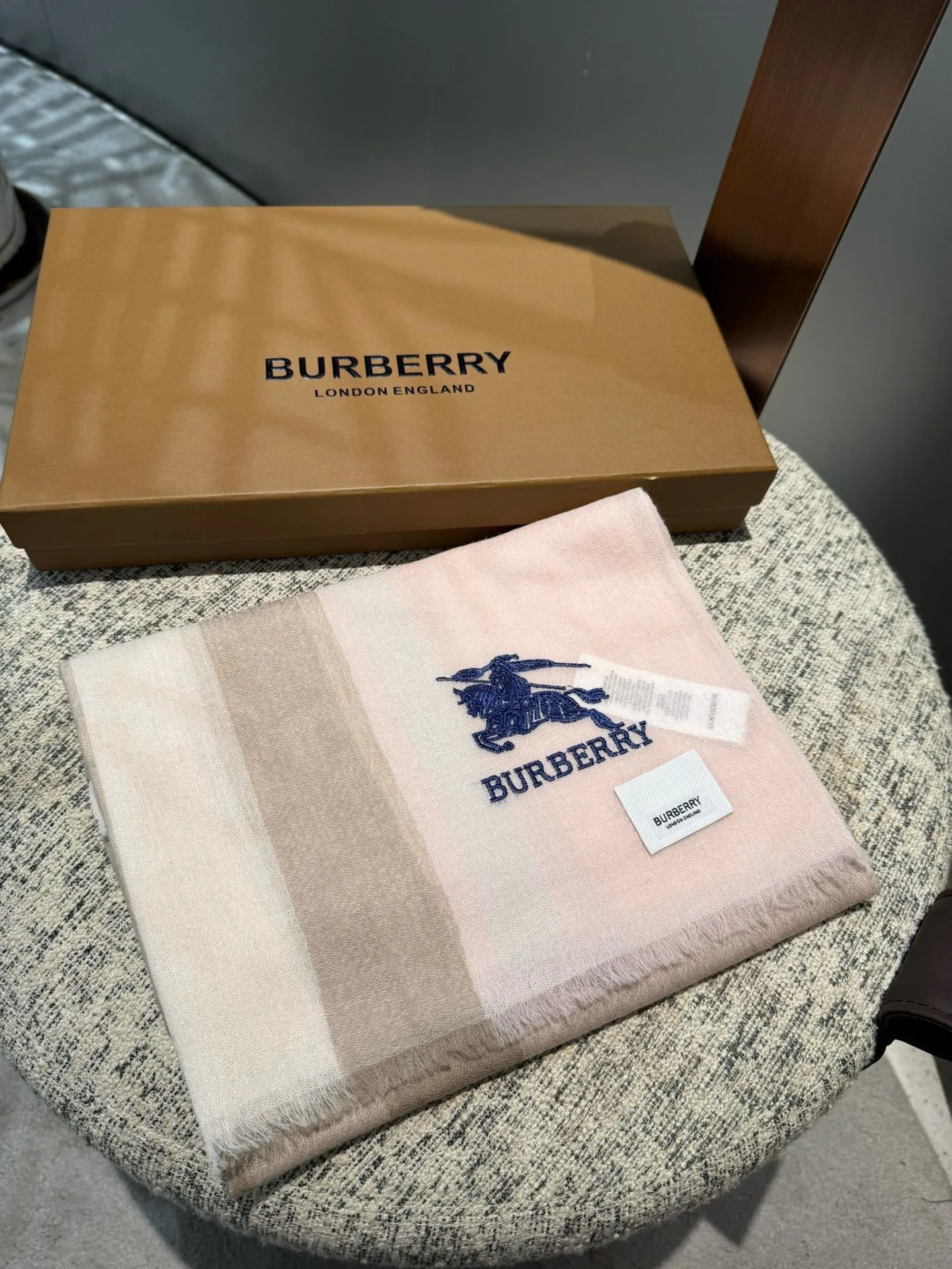 Шарфы Burberry 18222428