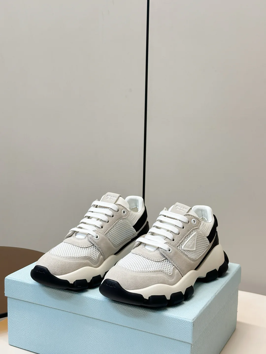 Кроссовки Женские Prada 17407337