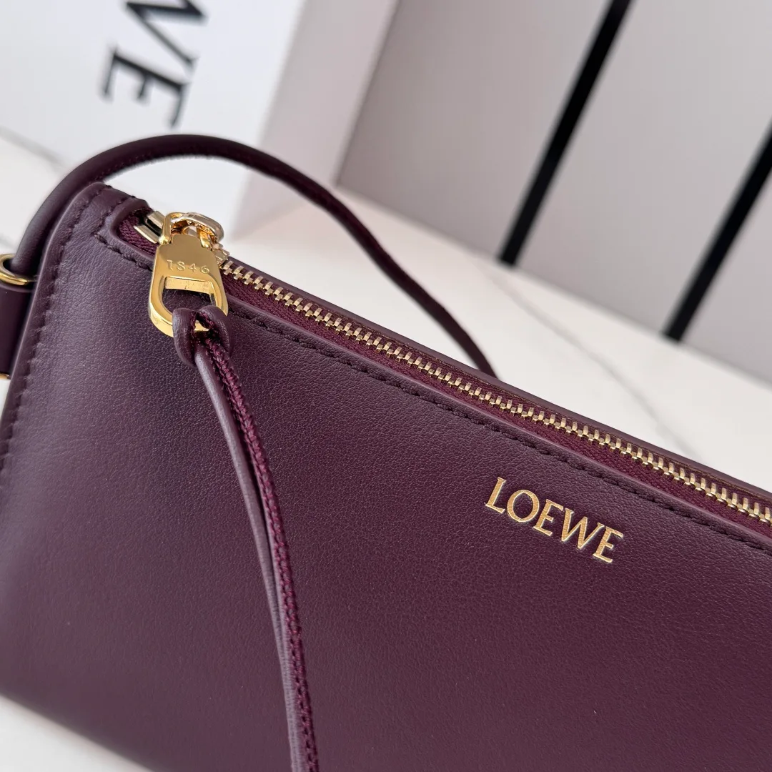 Клатчи Женские Loewe 11939135