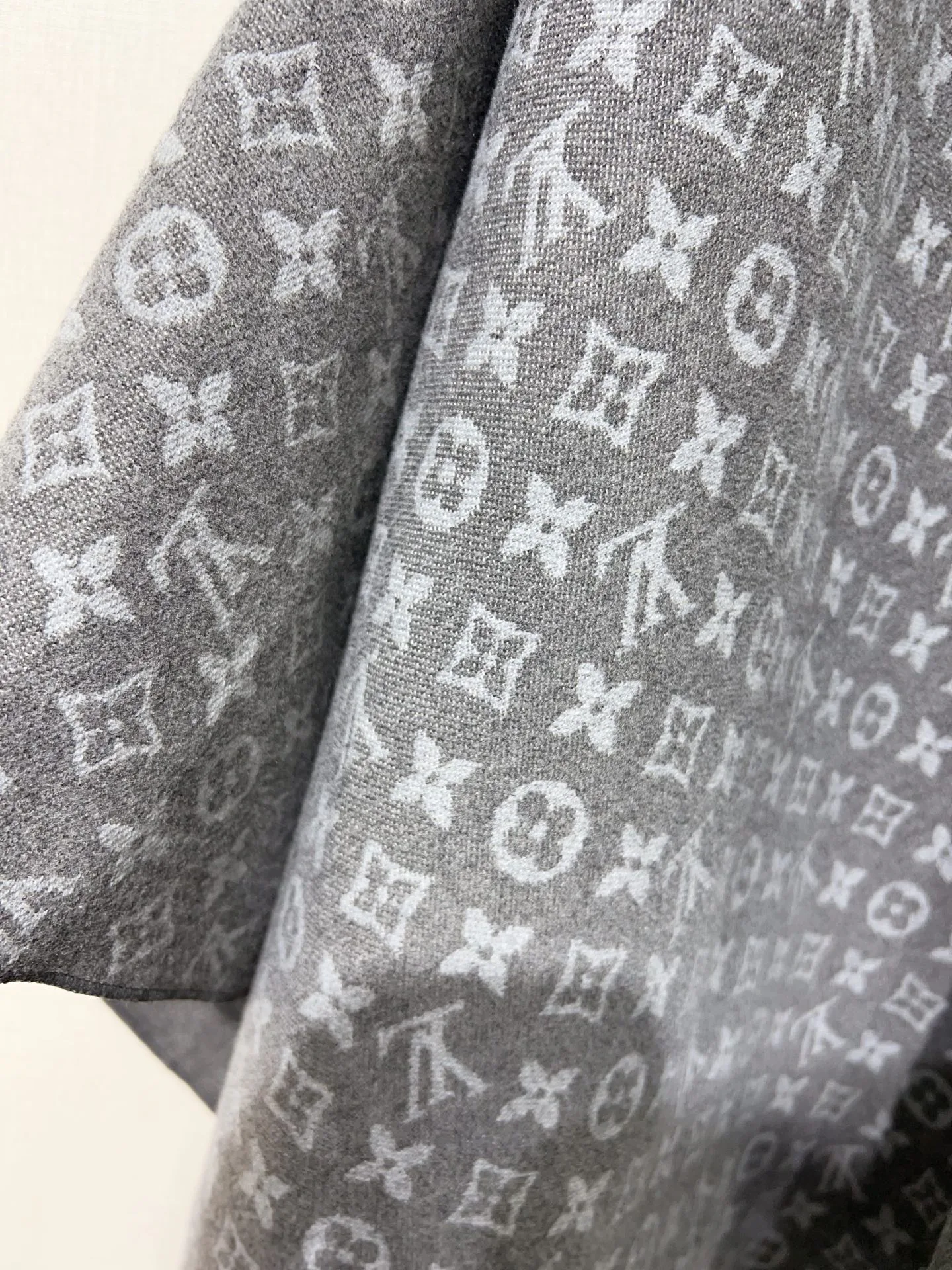 Пальто Женские Louis Vuitton 18413326