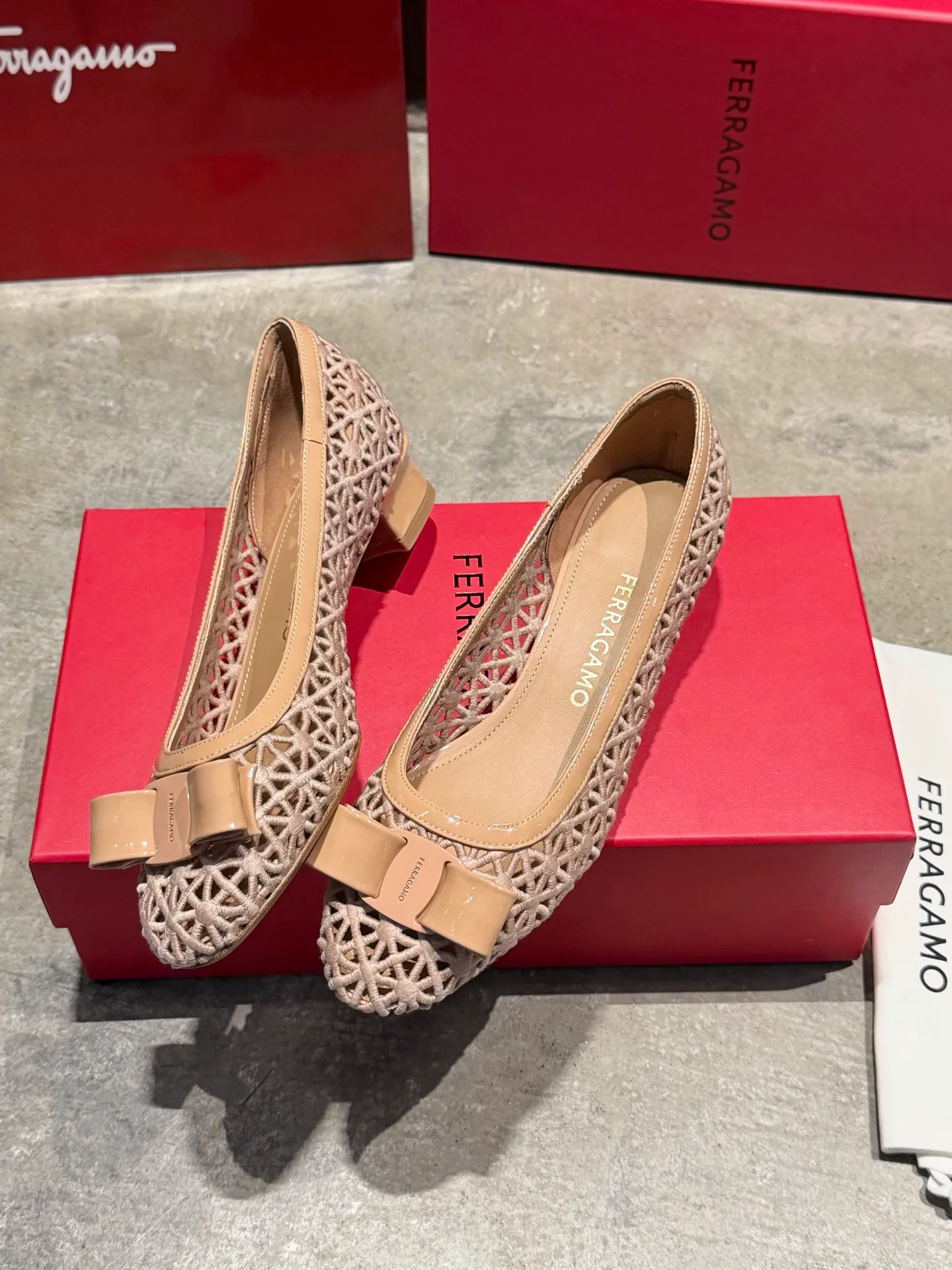 Туфли Женские Salvatore Ferragamo 17642582