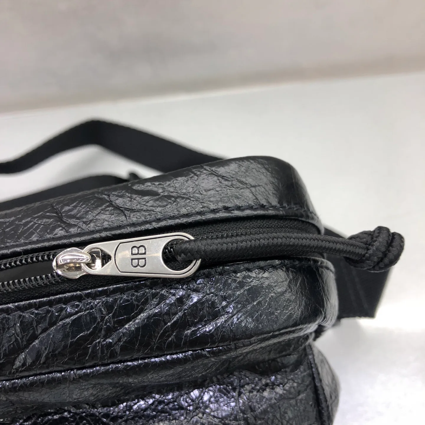 Сумки На Ремне Женские Balenciaga 18135988