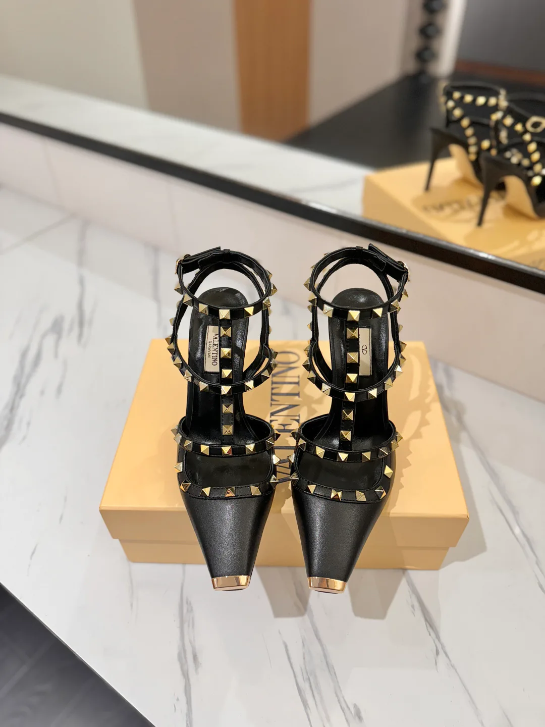 Босоножки Женские Valentino 17366654