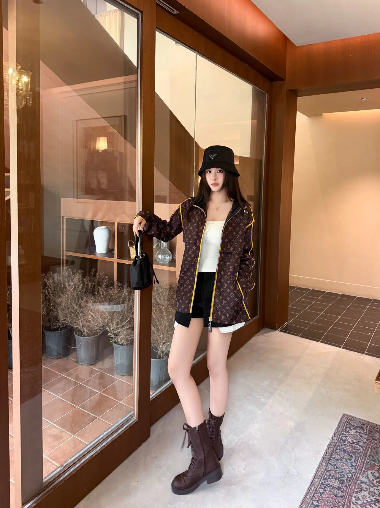 Куртки И Пуховики Женские Louis Vuitton 18167406