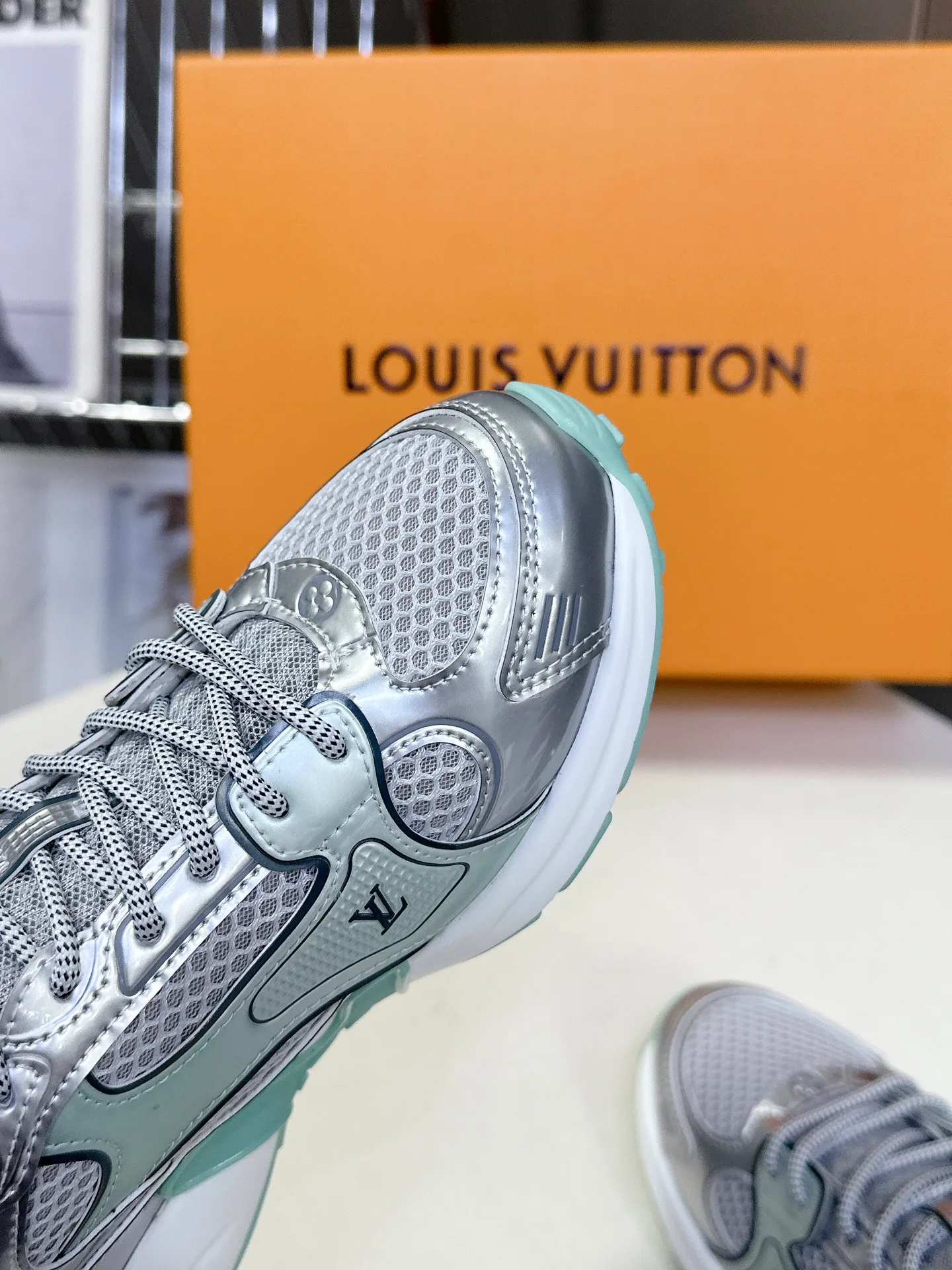 Кроссовки Женские Louis Vuitton 11152713