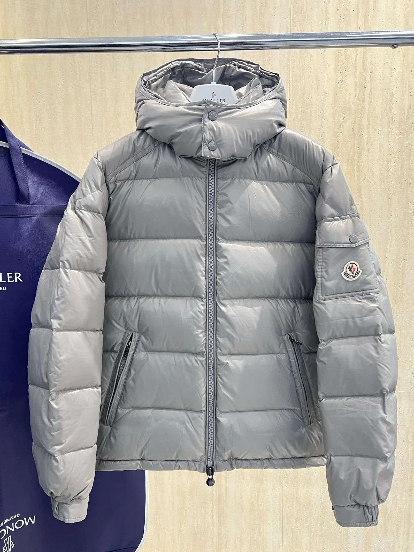Куртки И Пуховики Женские Moncler 18723404