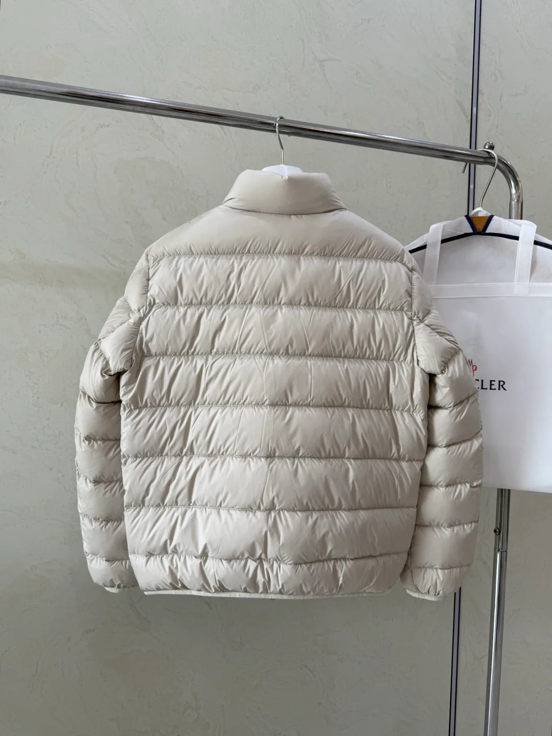 Куртки И Пуховики Женские Moncler 18376102