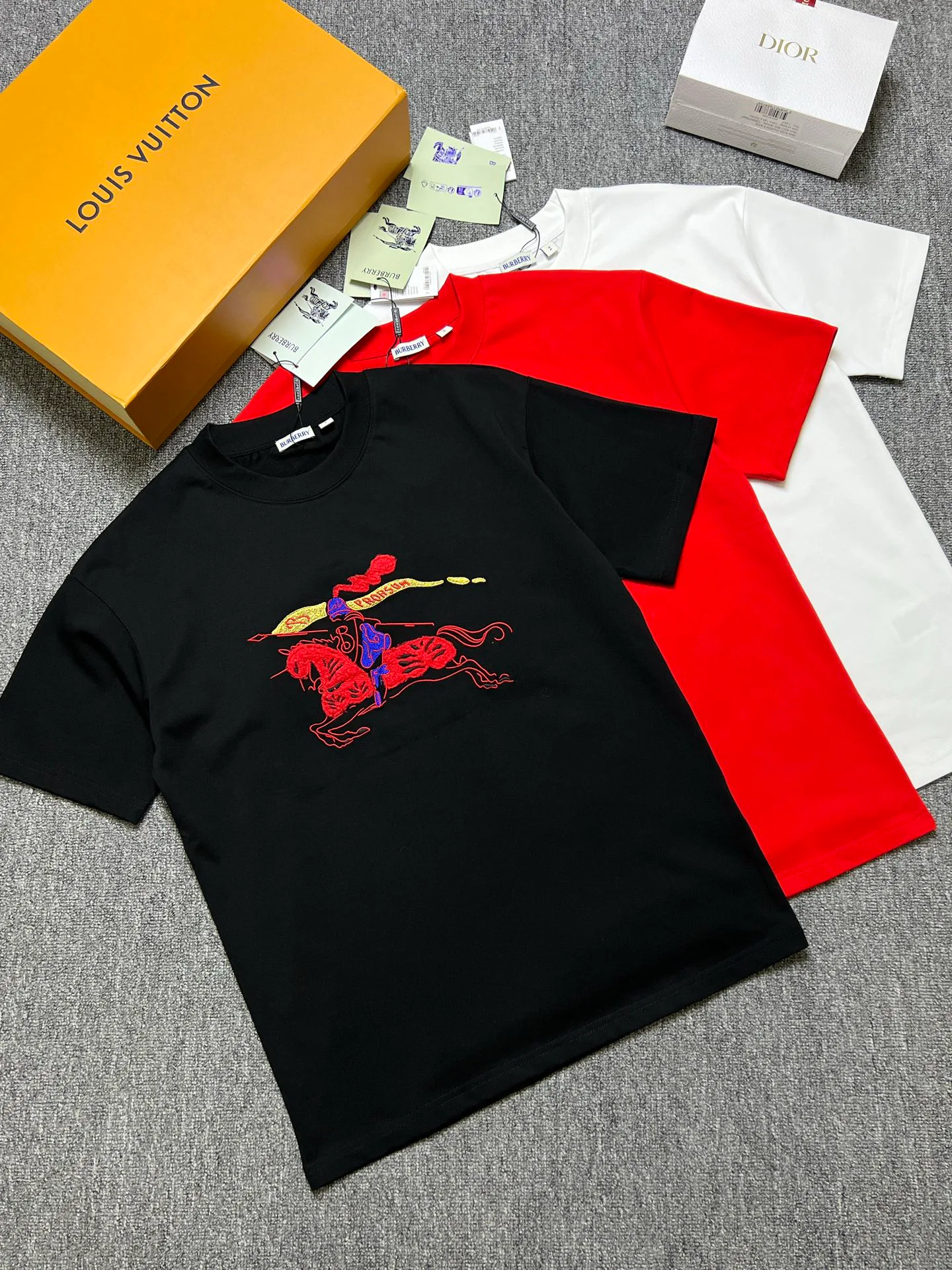 Футболки Женские Burberry 9348636
