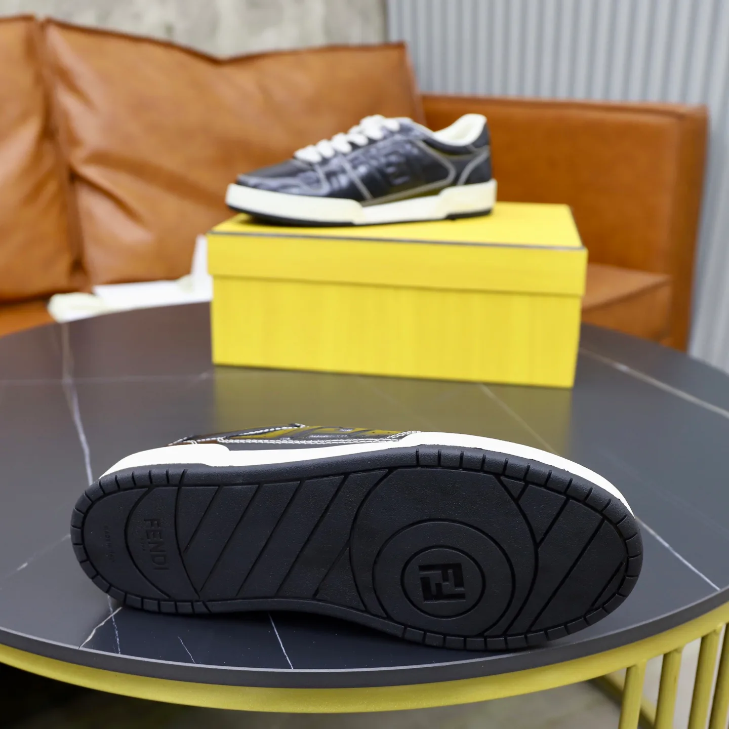 Кроссовки Женские Fendi 18516271