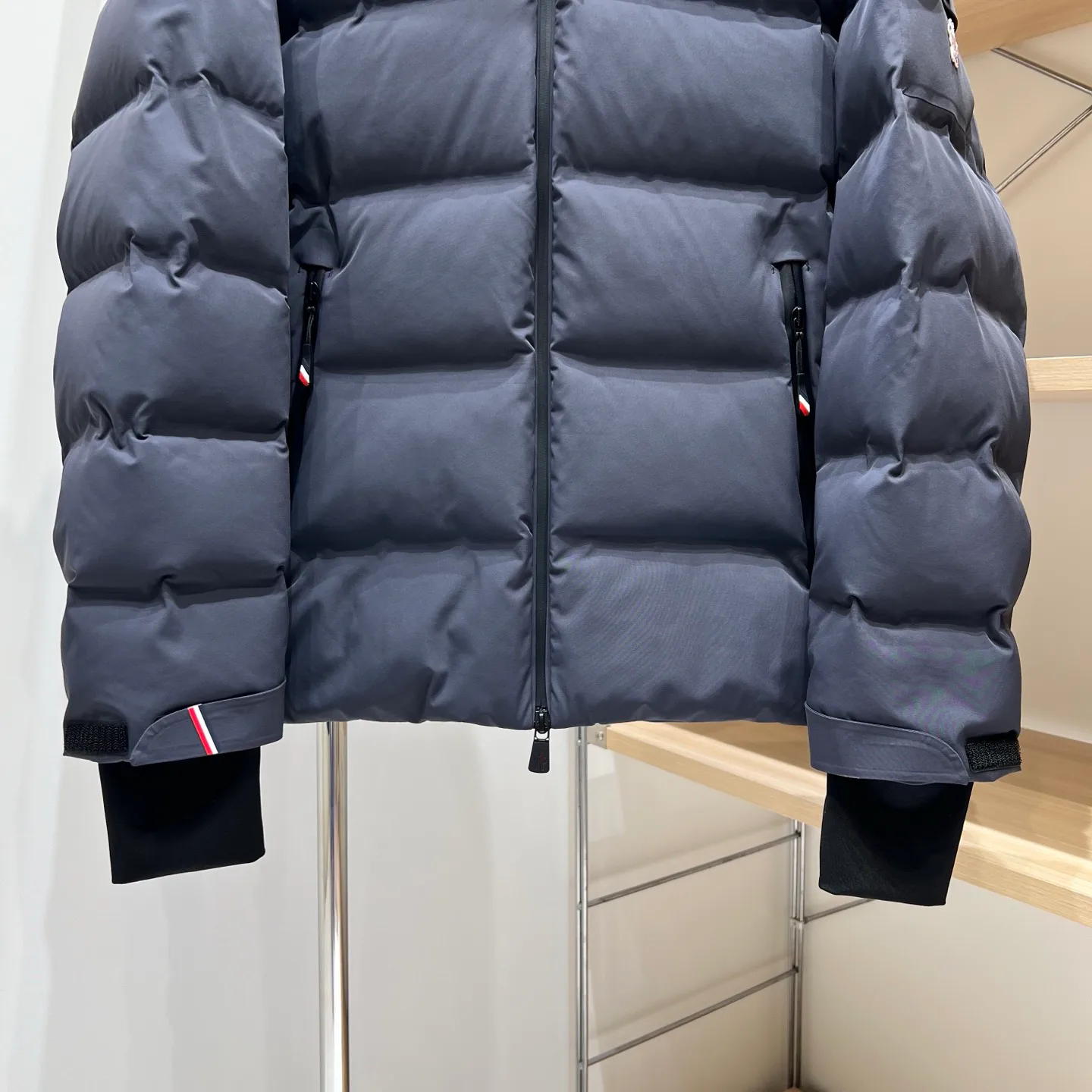 Куртки И Пуховики Женские Moncler 18723667