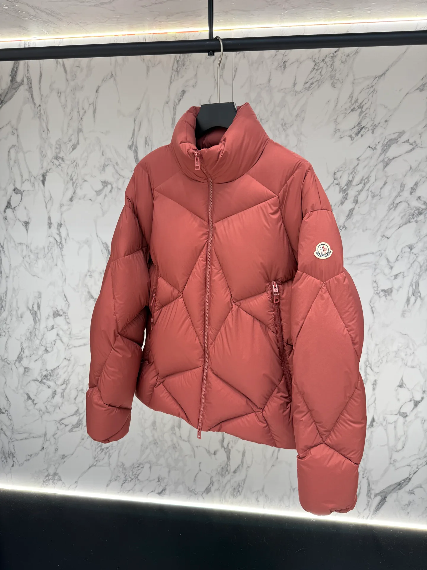 Куртки И Пуховики Мужские Moncler 378388