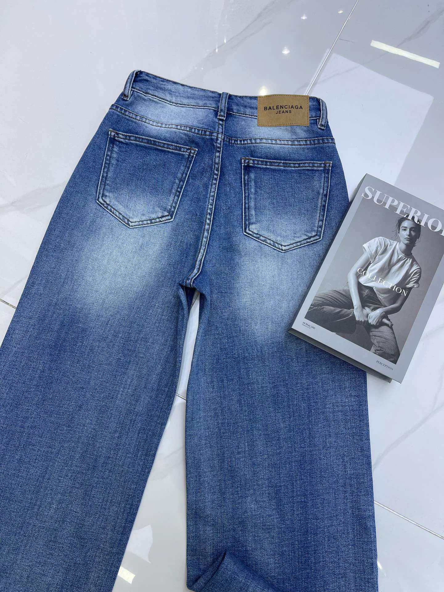 Джинсы Женские Balenciaga 19403786