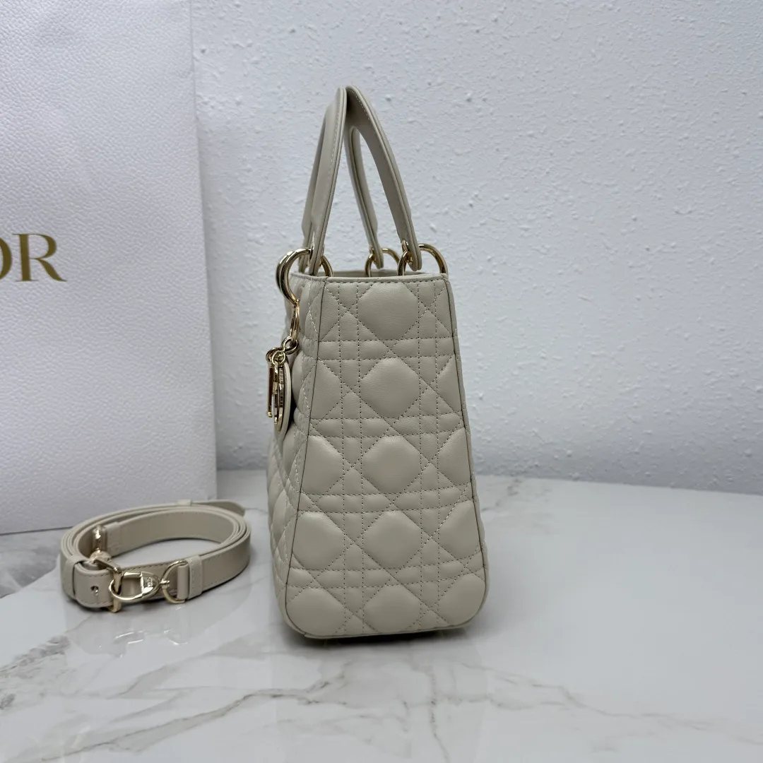 Классические Сумки Женские Christian Dior 18116405