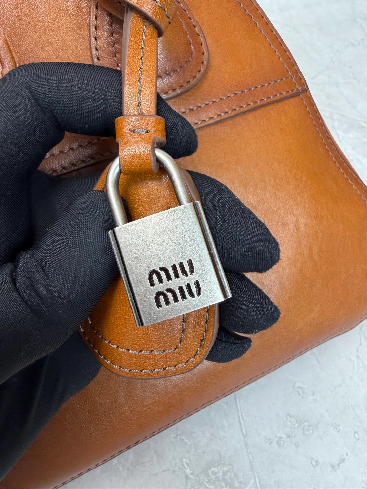 Классические Сумки Женские Miu Miu 13330348