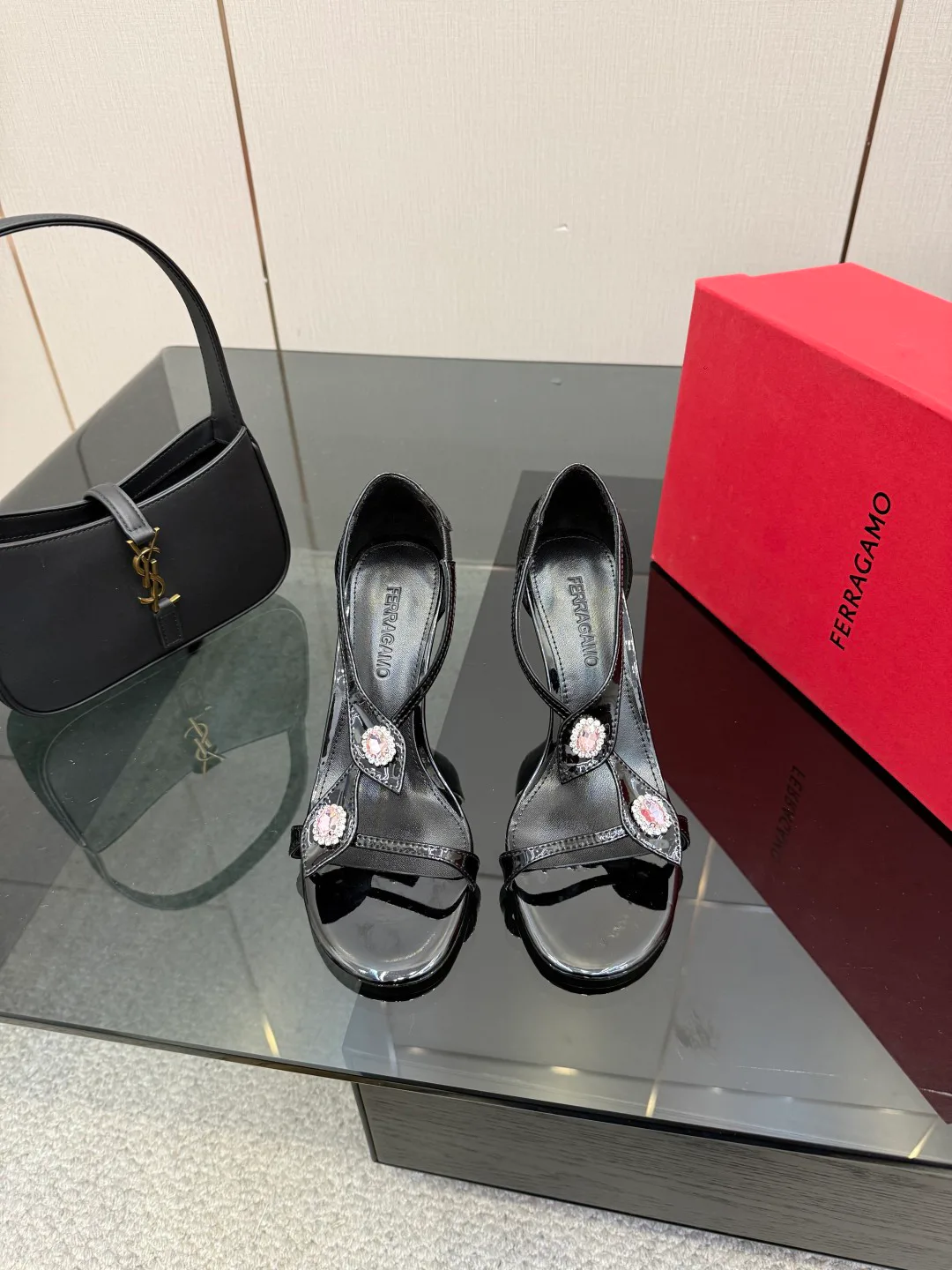 Босоножки Женские Salvatore Ferragamo 5052121