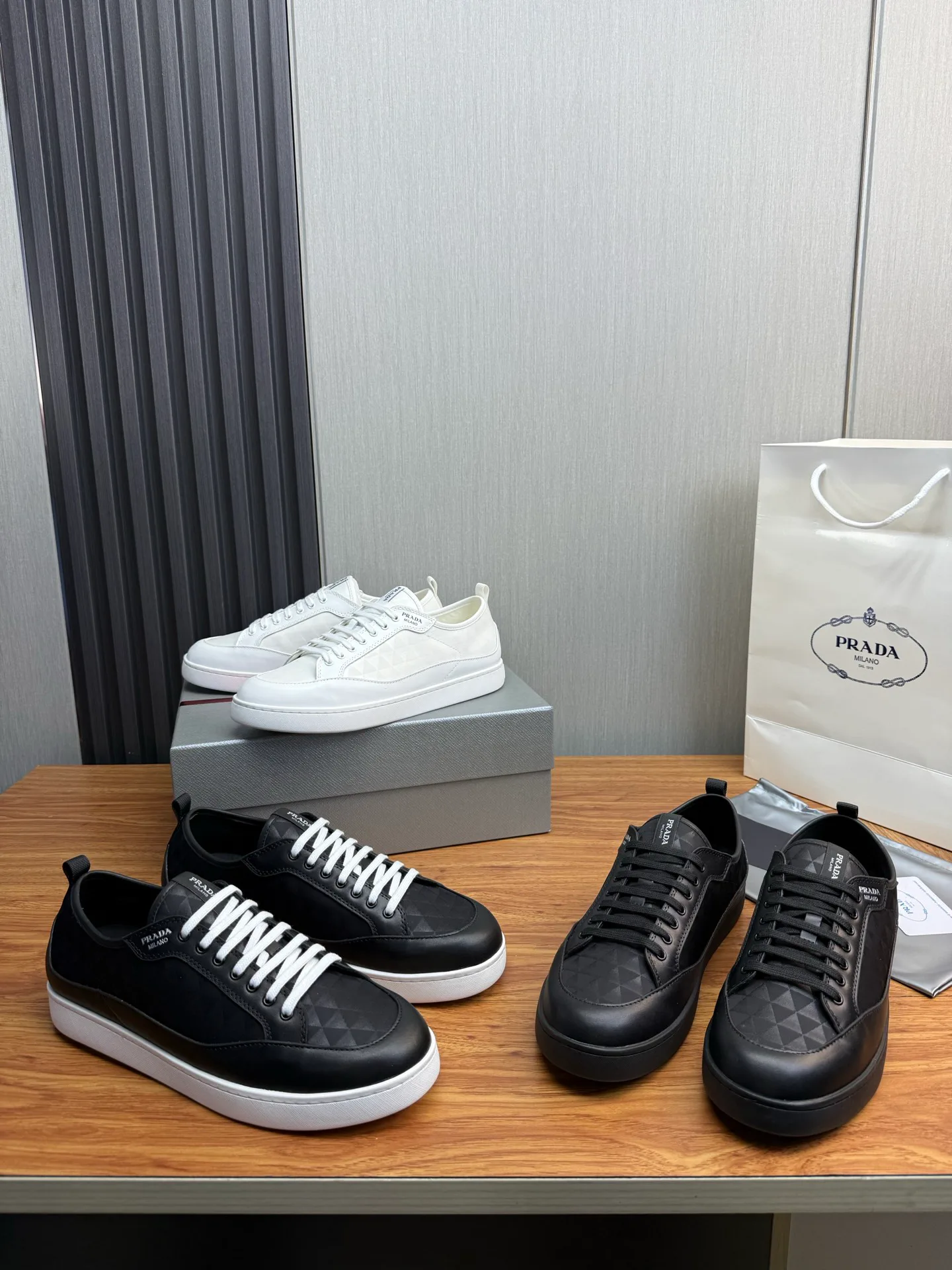 Кроссовки Мужские Prada 13537323