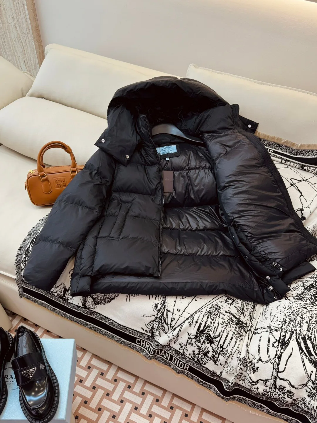 Куртки И Пуховики Женские Prada 17910125
