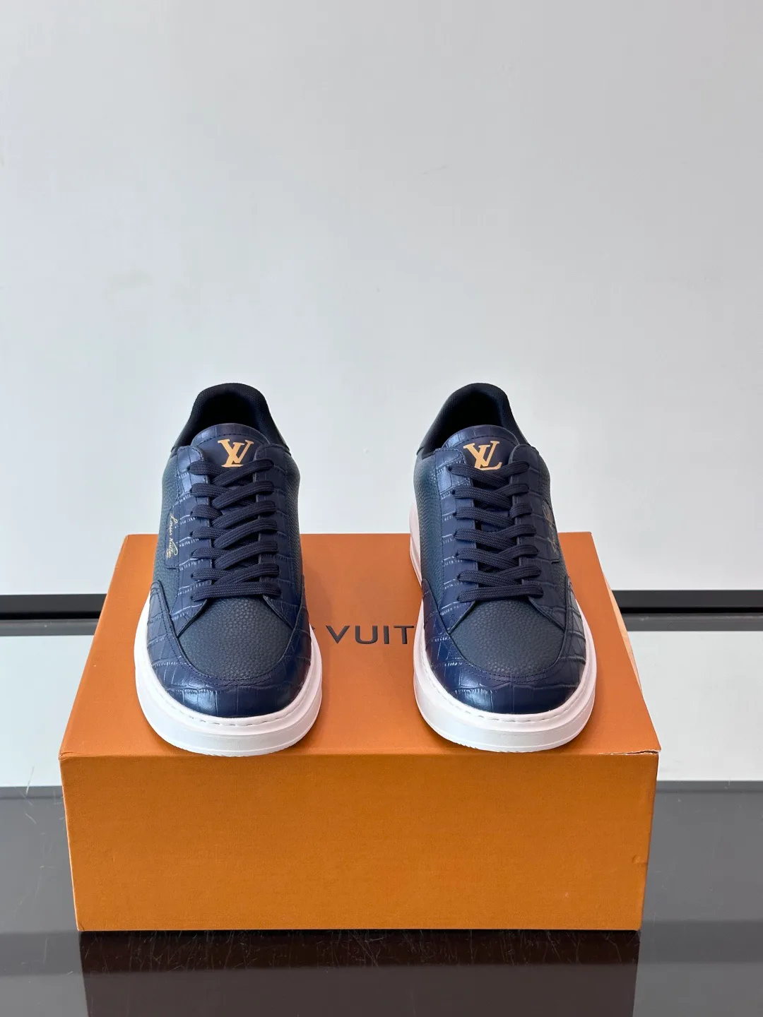 Кроссовки Женские Louis Vuitton 18400577