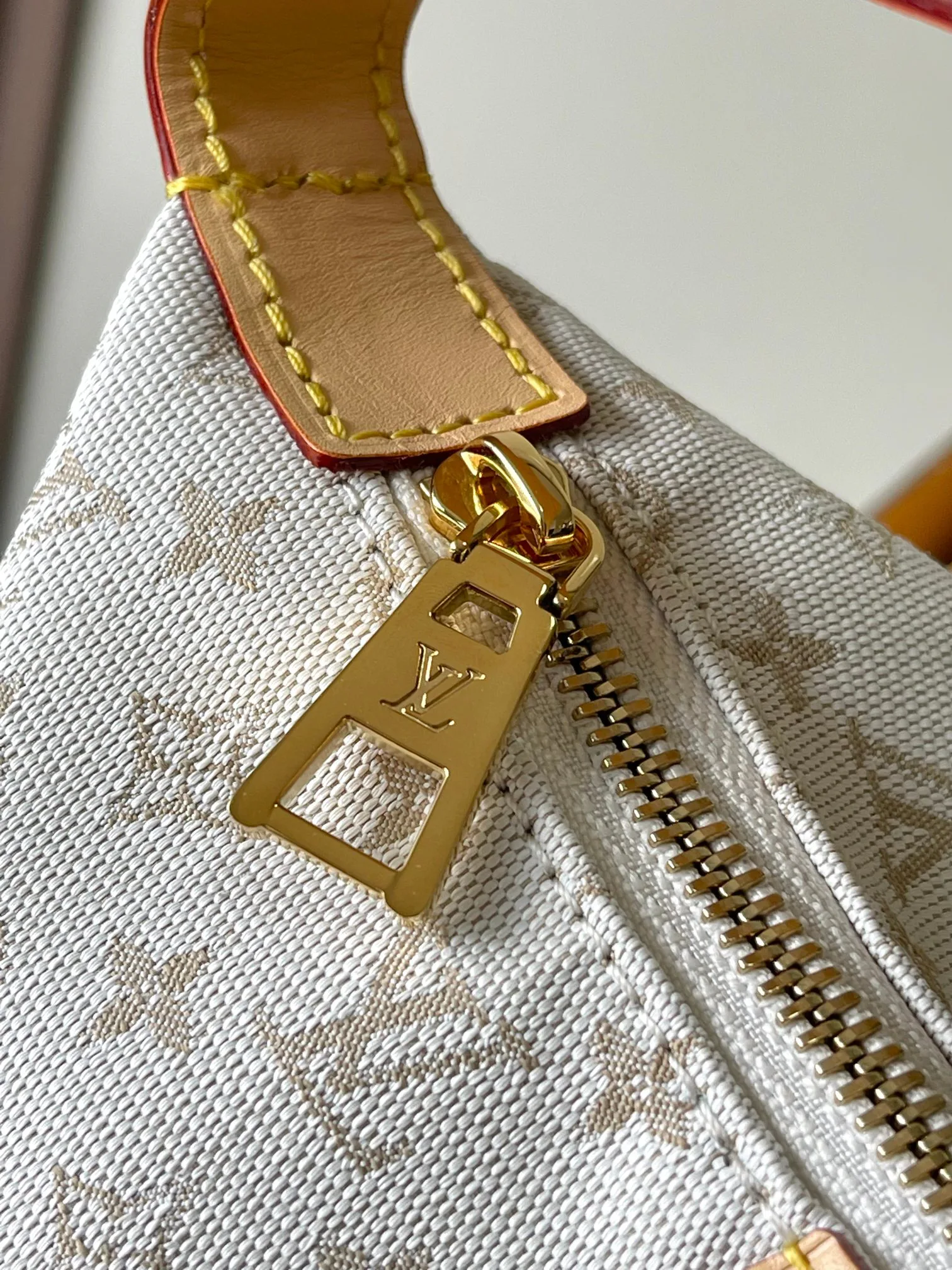 Клатчи Женские Louis Vuitton 15089504