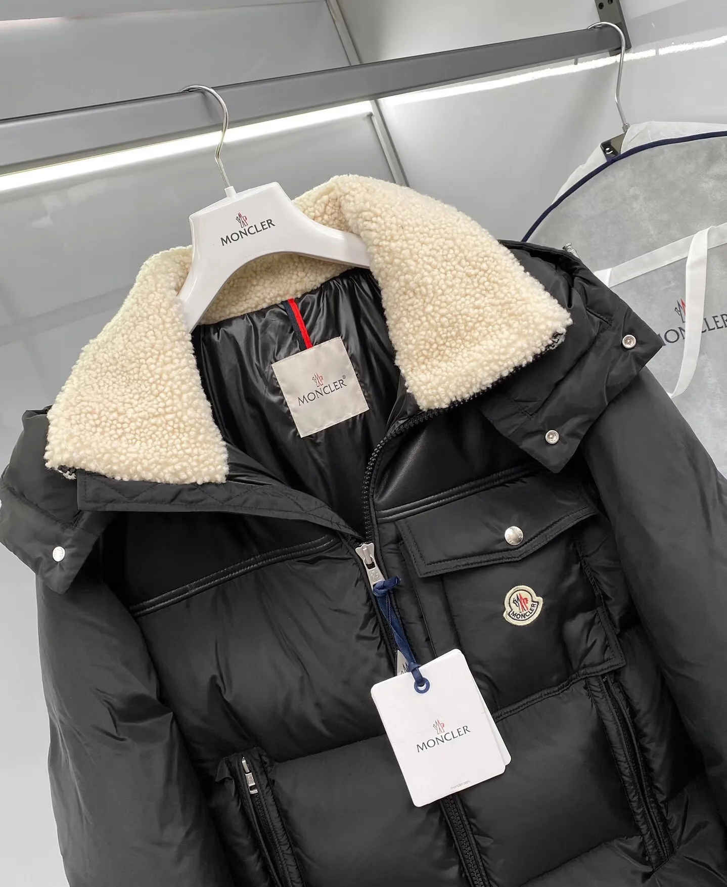 Куртки И Пуховики Женские Moncler 17964559