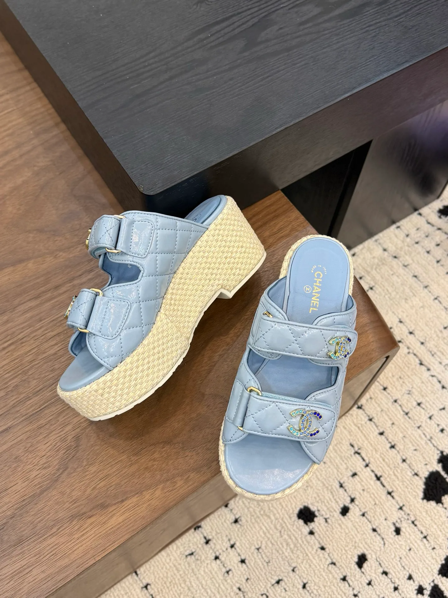 Сандалии Женские Chanel 11389164