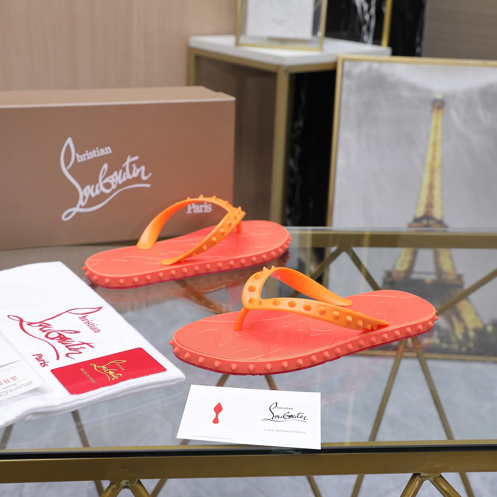 Шлепанцы Женские Christian Louboutin 17514963